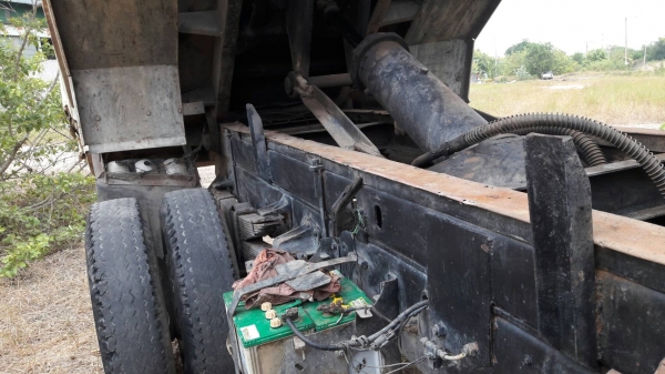 รถบรรทุก 6 ล้อดั๊มพ์ HINO รุ่นFF17 ปี40 เครื่อง 165 แรง ราคา 360,000 บ.รถอยู่บางบัวทอง