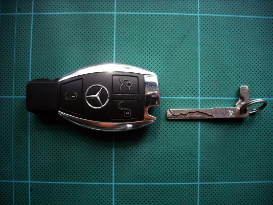 กุญแจรีโมท BENZ แท้ น้ำเต้า 3 ปุ่ม ขอบโครเมี่ยม กุญแจรีโมท BENZ แท้ น้ำเต้า 3 ปุ่ม ขอบโครเมี่ยม