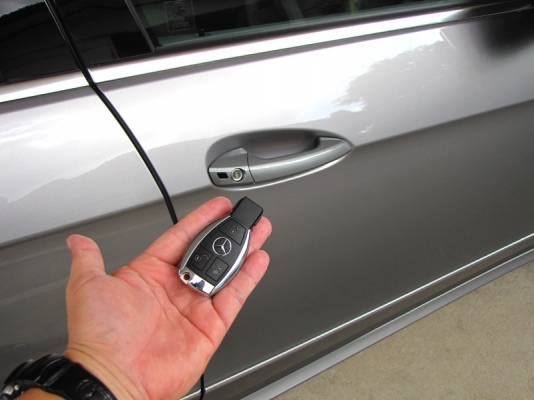 กุญแจรีโมท BENZ แท้ น้ำเต้า 3 ปุ่ม ขอบโครเมี่ยม กุญแจรีโมท BENZ แท้ น้ำเต้า 3 ปุ่ม ขอบโครเมี่ยม