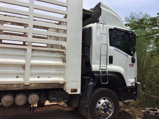 ขายดาวน์หรือขายสด 22 ล้อ แม่-ลูกไม่ดั้ม 360 แรง แม่2เพลา ปี 2552 ลูก 3 คาน ปี 2555 ดูหน้าเล่ม