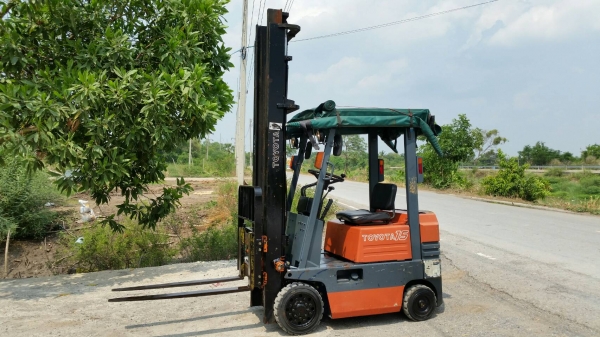 ขายด่วนรถยก TOYOTA 5FGยก1.5ตันยกสูงได้5เมตรเคื่องตัวใหม่4Yยางตัน4เส้นงาสไลย์ได้รถนอกเพิ่งเข้ามายังไม่เคยใช้งานในเมืองไทยเลย=รุ่นใหม่ขายถูกๆๆ