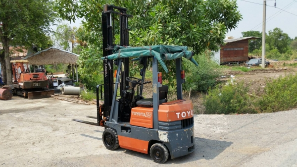 ขายด่วนรถยก TOYOTA 5FGยก1.5ตันยกสูงได้5เมตรเคื่องตัวใหม่4Yยางตัน4เส้นงาสไลย์ได้รถนอกเพิ่งเข้ามายังไม่เคยใช้งานในเมืองไทยเลย=รุ่นใหม่ขายถูกๆๆ