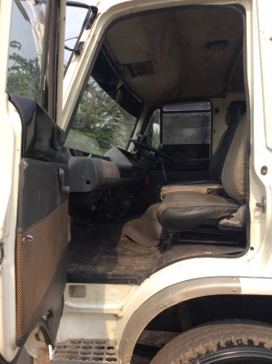 NISSAN 10ล้อเพลาเดียว180แรง  เบรคฟี่ พร้อมแอร์ เครื่องดี ขับดี ครัทชีสวย รถเดิมๆยางดี ขาย 460,000 บาท ศุภากร 081-1903107, 081-4252943