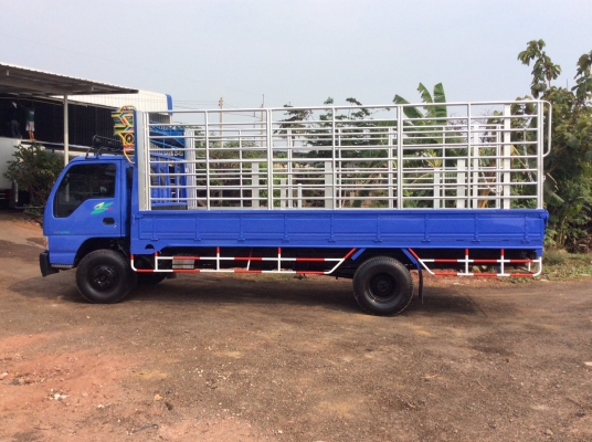 ISUZU 6ล้อ NQR ยาว 5.5 ม.  เครื่อง120แรง พวงมาลัยพาว์เวอร์ ยางดีทุกเส้น รถพร้อมใช้ ขาย 490,000 บาท ศุภากร 081-1903107 , 081-4252943