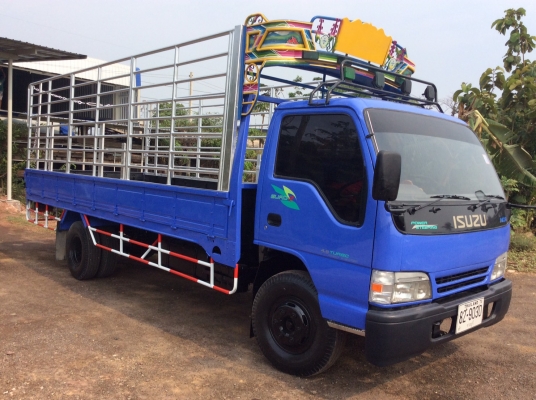 ISUZU 6ล้อ NQR ยาว 5.5 ม.  เครื่อง120แรง พวงมาลัยพาว์เวอร์ ยางดีทุกเส้น รถพร้อมใช้ ขาย 490,000 บาท ศุภากร 081-1903107 , 081-4252943
