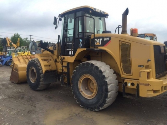 ขายรถตักล้อยาง CAT 962H ปี 2010 รถนอกนำเข้าจากญี่ปุ่น สภาพสวยพร้อมใช้ มีVDOการทำงานครับ