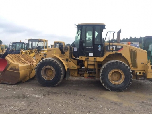 ขายรถตักล้อยาง CAT 962H ปี 2010 รถนอกนำเข้าจากญี่ปุ่น สภาพสวยพร้อมใช้ มีVDOการทำงานครับ