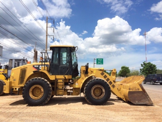 ขายรถตักล้อยาง CAT 962H ปี 2010 รถนอกนำเข้าจากญี่ปุ่น สภาพสวยพร้อมใช้ มีVDOการทำงานครับ