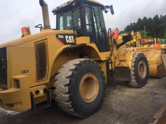ขายรถตักล้อยาง CAT 962H ปี 2010 รถนอกนำเข้าจากญี่ปุ่น สภาพสวยพร้อมใช้ มีVDOการทำงานครับ