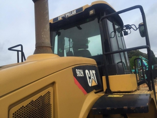 ขายรถตักล้อยาง CAT 962H ปี 2010 รถนอกนำเข้าจากญี่ปุ่น สภาพสวยพร้อมใช้ มีVDOการทำงานครับ