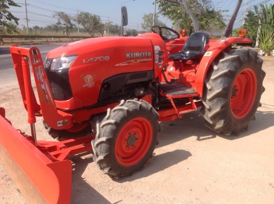 แทรกเตอร์คูโบต้า 4708 สภาพดีมากเดิมๆพร้อมใช้งานมีผานดันหน้า และ โรตารี่