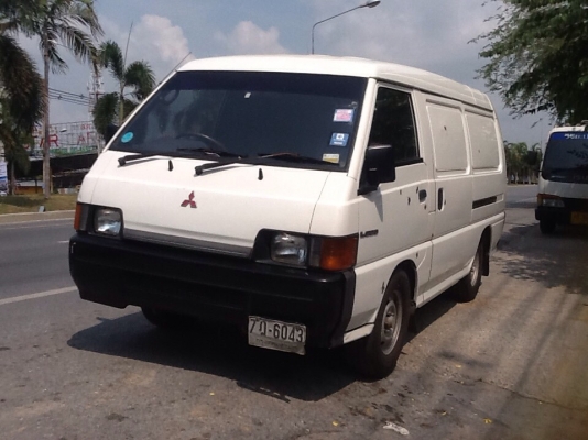 รถตู้บรรทุกยี่ห้อ Missubishi L200 เครื่องดีเซล แอร์เย็น พวงมะลัยพาวเวอร์