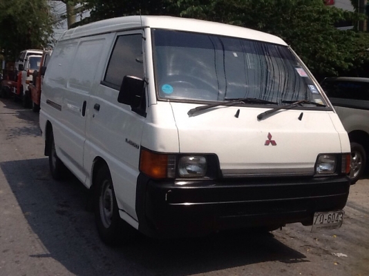 รถตู้บรรทุกยี่ห้อ Missubishi L200 เครื่องดีเซล แอร์เย็น พวงมะลัยพาวเวอร์
