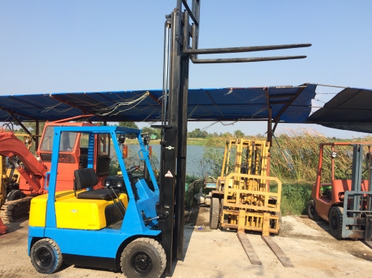 รถยกMitsubishi 1.5ตัน ยางตันทุกล้อ งายาวพิเศษ ทำสีใหม่สวยงาม เก่าญี่ปุ่น