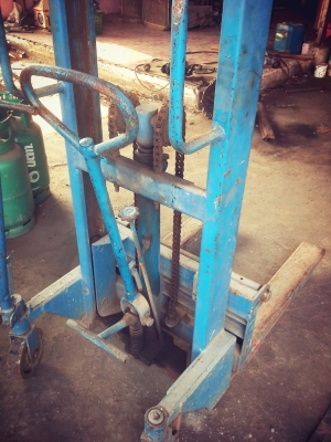 ขายรถยกแบบลากยกได้ประมาณ2-3ตัน