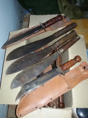 ขายมีดเดินป่าทหารพรานใหม่เก่าเก็บยุคสงครามเวียดนามงานเก่าๆ