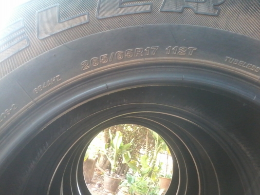 ขายยาง265 65  17 ปี13  สามเส้น ปี14 หนึ่งเส้น สภาพดอกยางพอใช้