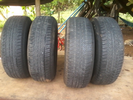 ขายยาง265 65  17 ปี13  สามเส้น ปี14 หนึ่งเส้น สภาพดอกยางพอใช้