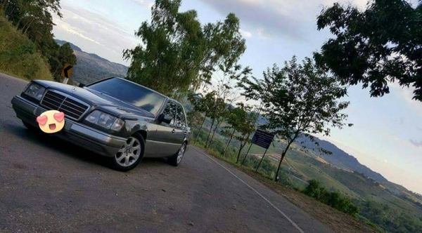 MERCEDES-BENZ E-CLASS 300E 3.0  วิ่ง 9x,xxx KM