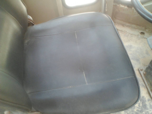 ขายรถตักล้อยาง KOMATSU WA300-1 ไม่มีเอกสาร ราคา 550000