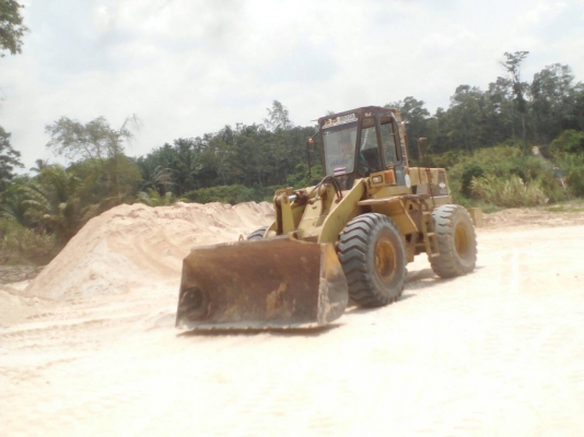 ขายรถตักล้อยาง KOMATSU WA300-1 ไม่มีเอกสาร ราคา 550000
