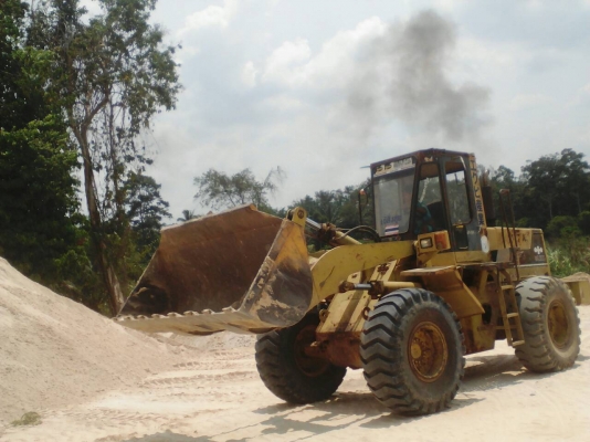 ขายรถตักล้อยาง KOMATSU WA300-1 ไม่มีเอกสาร ราคา 550000