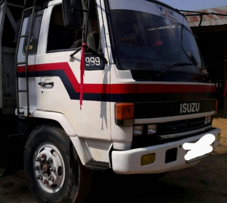 หกล้อ อีซูชุ ร็อคกี้ 165 แอร์ พ.เวอร์ ยาง900 ช่วงยาว5.50ม สภาพดีสวยเดิมๆพร้อมใช้ ทะเบียนพร้อมโอน