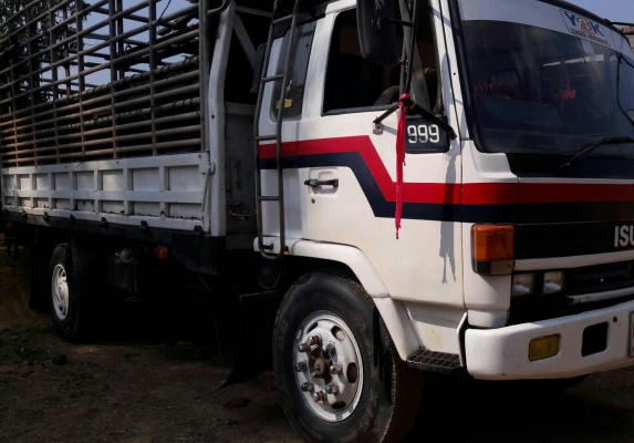 หกล้อ อีซูชุ ร็อคกี้ 165 แอร์ พ.เวอร์ ยาง900 ช่วงยาว5.50ม สภาพดีสวยเดิมๆพร้อมใช้ ทะเบียนพร้อมโอน