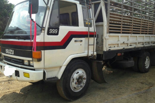 หกล้อ อีซูชุ ร็อคกี้ 165 แอร์ พ.เวอร์ ยาง900 ช่วงยาว5.50ม สภาพดีสวยเดิมๆพร้อมใช้ ทะเบียนพร้อมโอน