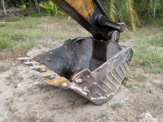 ขายรถแบคโฮ SUMITOMO SH200 เอกสารเล่มทะเบียน ราคา 550000