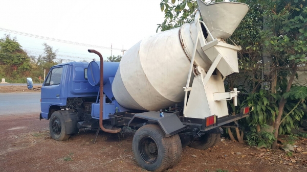 ขาย รถโม่ปูน 2.5 คิว 6 ล้อ ISUZU เครื่อง 6BD1 165 แรงม้า เกียร์ร็อค เฟืองท้าย F คัสซีสวยตลอดเส้น ทะเบียนครบพร้อมโอน ขาย รถโม่ปูน 2.5 คิว 6 ล้อ ISUZU เครื่อง 6BD1 165 แรงม้า เกียร์ร็อค เฟืองท้าย F คัสซีสวยตลอดเส้น ทะเบียนครบพร้อมโอน