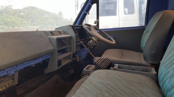 ขาย รถโม่ปูน 2.5 คิว 6 ล้อ ISUZU เครื่อง 6BD1 165 แรงม้า เกียร์ร็อค เฟืองท้าย F คัสซีสวยตลอดเส้น ทะเบียนครบพร้อมโอน ขาย รถโม่ปูน 2.5 คิว 6 ล้อ ISUZU เครื่อง 6BD1 165 แรงม้า เกียร์ร็อค เฟืองท้าย F คัสซีสวยตลอดเส้น ทะเบียนครบพร้อมโอน