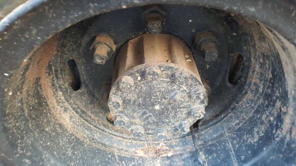 ขาย รถโม่ปูน 2.5 คิว 6 ล้อ ISUZU เครื่อง 6BD1 165 แรงม้า เกียร์ร็อค เฟืองท้าย F คัสซีสวยตลอดเส้น ทะเบียนครบพร้อมโอน ขาย รถโม่ปูน 2.5 คิว 6 ล้อ ISUZU เครื่อง 6BD1 165 แรงม้า เกียร์ร็อค เฟืองท้าย F คัสซีสวยตลอดเส้น ทะเบียนครบพร้อมโอน