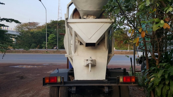 ขาย รถโม่ปูน 2.5 คิว 6 ล้อ ISUZU เครื่อง 6BD1 165 แรงม้า เกียร์ร็อค เฟืองท้าย F คัสซีสวยตลอดเส้น ทะเบียนครบพร้อมโอน ขาย รถโม่ปูน 2.5 คิว 6 ล้อ ISUZU เครื่อง 6BD1 165 แรงม้า เกียร์ร็อค เฟืองท้าย F คัสซีสวยตลอดเส้น ทะเบียนครบพร้อมโอน