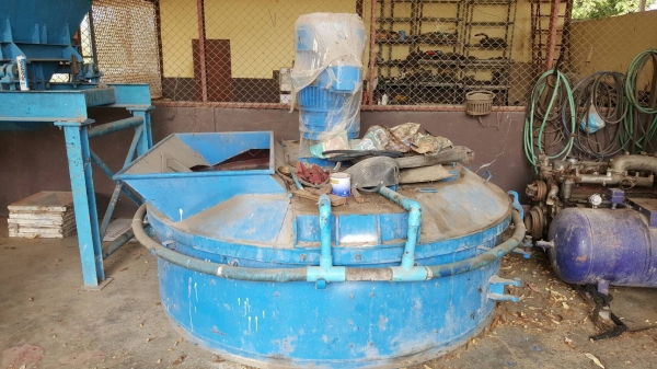 ขาย ชุดแพนท์ปูน 1 คิว อุปกรณ์มีครบ ขาดระบบไฟฟ้าและชุดควบคุม เอาไปประกอบเองนะครับ ราคาคุยกันได้