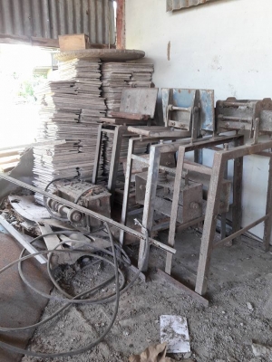 ขายเครื่องอัดอิฐบอก ให้ 2 เครื่อง /2พิม 1 โม่ อุปกรญ์ครบ พร้อมลองให้ดู อุกกรณ์ครบเลย ีแผ่นลองให้เป็น1000 แผ่น