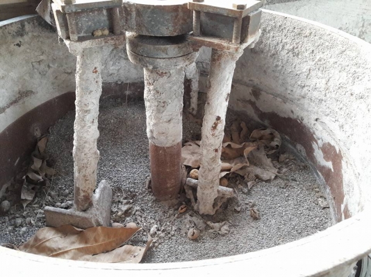 ขายเครื่องอัดอิฐบอก ให้ 2 เครื่อง /2พิม 1 โม่ อุปกรญ์ครบ พร้อมลองให้ดู อุกกรณ์ครบเลย ีแผ่นลองให้เป็น1000 แผ่น