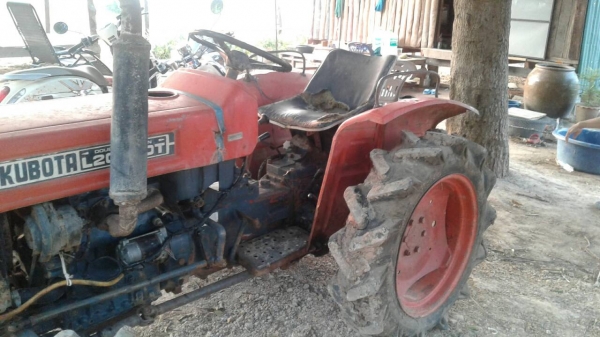 ขายรถไถคูโบต้า 20 แรง 2 เพลา พร้อมผาน 5 รถติดง่ายเกียร์ดี เครื่องดี พร้อมใช้งาน ขายรถไถคูโบต้า 20 แรง 2 เพลา พร้อมผาน 5 รถติดง่ายเกียร์ดี เครื่องดี พร้อมใช้งาน