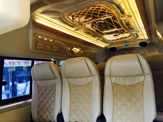 โทร 0922726669 ตันหยงเบสท์รถตู้ฝั่งธน COMMUTER ปี 2011 ดีเซลล์ แต่งวีไอพี เบาะหนัง 4 แถว ราคา 899,000 บาท