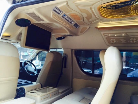 โทร 0922726669 ตันหยงเบสท์รถตู้ฝั่งธน COMMUTER ปี 2011 ดีเซลล์ แต่งวีไอพี เบาะหนัง 4 แถว ราคา 899,000 บาท