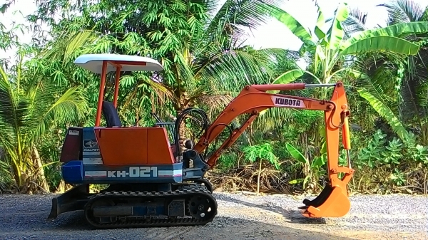 ขาย แบคโฮ คูโบต้า KH 021 แทรคยางใหม่กริบ ช่วงล่างใหม่ เครื่องดี