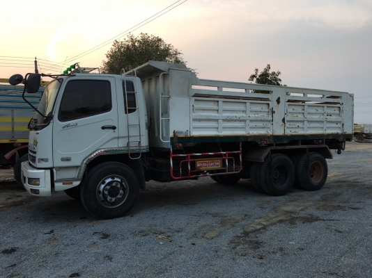 รถบรรทุกFuso 240 ปี2557 รถบรรทุกFuso 240 ปี2557