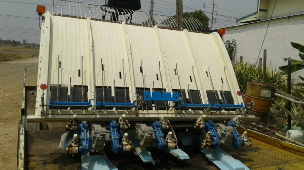 ขาย 59000บาท  รถดำนา   ISEKI    5 เเรง 4x4   ดำได้ 5 แถว   มีถาดเพาะกล้า 900 ถาด