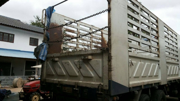 ขาย 10 ล้อ อีซูซุ FVM 240 แรง ปี 55 ยาว 6.5 ม. สภาพสวย พร้อมใช้  จัดแนนท์ได้ครับ สนใจติดต่อ 081-9420141  ,  081-5715326