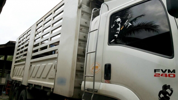 ขาย 10 ล้อ อีซูซุ FVM 240 แรง ปี 55 ยาว 6.5 ม. สภาพสวย พร้อมใช้  จัดแนนท์ได้ครับ สนใจติดต่อ 081-9420141  ,  081-5715326