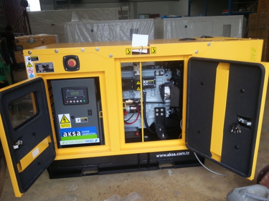 เครื่องปั่นไฟ 40KVA/32KW  3 เฟส