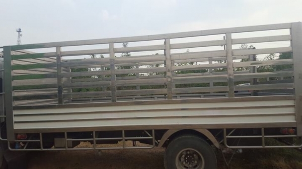 ขาย 6 ล้อ อีซูซุ NPR 150 แรง ปี 55 กระบะสแตนเลส  ยาว 5 ม. สภาพสวย พร้อมใช้  จัดแนนท์ได้ครับ สนใจติดต่อ 081-9420141  ,  081-5715326