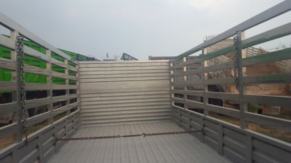 ขาย 6 ล้อ อีซูซุ NPR 150 แรง ปี 55 กระบะสแตนเลส  ยาว 5 ม. สภาพสวย พร้อมใช้  จัดแนนท์ได้ครับ สนใจติดต่อ 081-9420141  ,  081-5715326