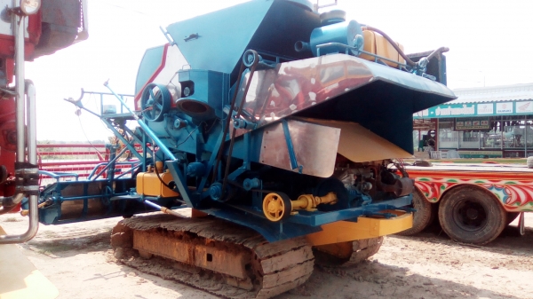 ขายรถเกี่ยวข้าวเกษตรรุ่นปลดหนี้เครื่อง195เทอร์โบว์ราคา750000บาทครับโทร0862465934 ขายรถเกี่ยวข้าวเกษตรรุ่นปลดหนี้เครื่อง195เทอร์โบว์ราคา750000บาทครับโทร0862465934