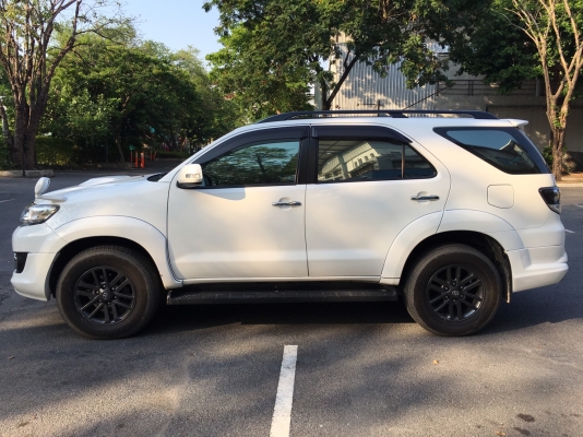 ท็อปสุด Toyota Fortuner 2.5V NAVI ปี 2015 รถมือเดียวป้ายแดง ไมล์แท้ใช้น้อย 3x.xxx km อุปกรณ์ครบเอกสารพร้อมโอน ท็อปสุด Toyota Fortuner 2.5V NAVI ปี 2015 รถมือเดียวป้ายแดง ไมล์แท้ใช้น้อย 3x.xxx km อุปกรณ์ครบเอกสารพร้อมโอน